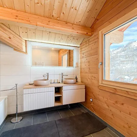 Le Doux Glace Chalet *